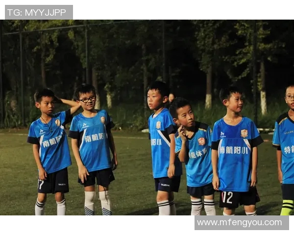 小朋友心中的足球明星梦想与成长之路